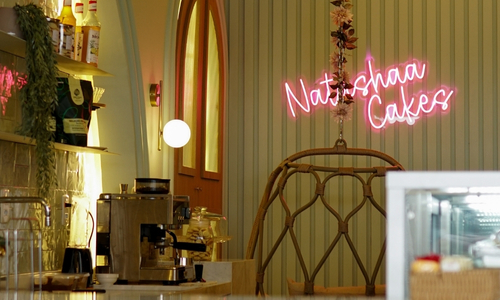 Ambiente da cafeteria Natashaa Cakes em Resende